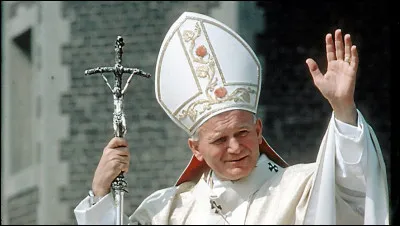 Karol Wojtyła devient Pape sous le nom de Jean-Paul II :