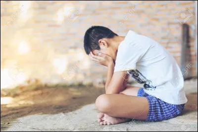 Si tu vois ton crush en train de pleurer seul, que fais-tu ?