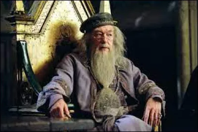 Comment Dumbledore surnomme-t-il Madame Pomfresh ?