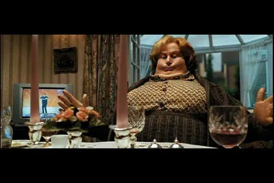 Comment s'appelle le chien qui accompagne la tante Marge chez les Dursley ?