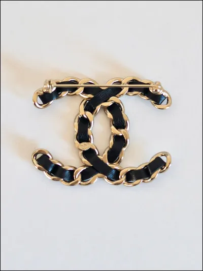 À quelle marque appartient ce logo ?