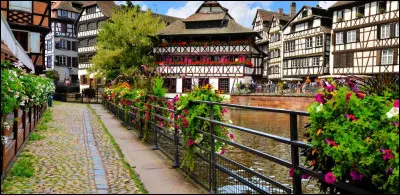Dans quel département la ville de Strasbourg se trouve-t-elle ?