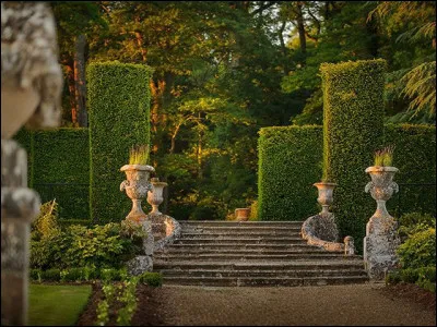 Une fois arrivé, tu décides de te diriger vers...