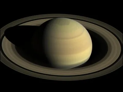 La planète Saturne (gazeuse) comporte un anneau de...