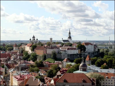 La colline de Toompea abrite le coeur historique de la ville et le château :
