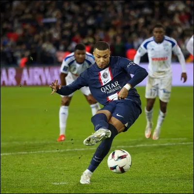 Quelle est la taille de Mbappé ?
