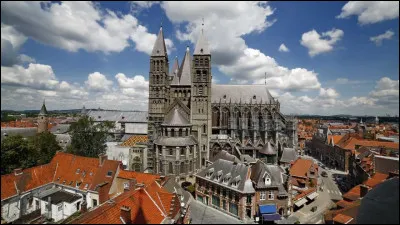 Traduis cette phrase en anglais : 
Quelle est votre nationalité ?