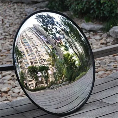 Comment qualifie-t-on ce type de miroir bombé ?