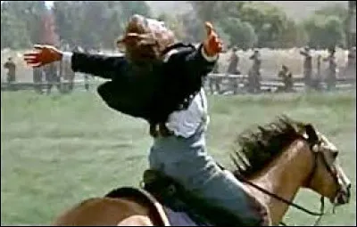 Trop plein de tueries, de violences, de morts pour l'homme en uniforme bleu qui alors traverse ainsi le champ de bataille avant de commencer une nouvelle vie