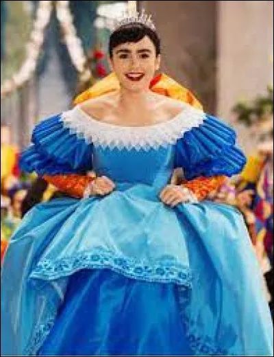 Dans ce film très stylisé, tant au point de vue des décors que des costumes, les acteurs semblent beaucoup s'amuser...