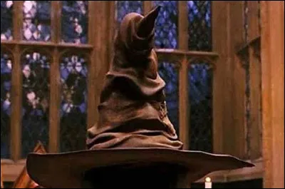 Lequel de ces quatre trios de personnages a été envoyé à Poufsouffle ?