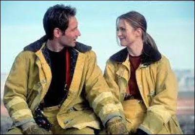 Et le revoilà toujours aux prises avec des extra-terrestres et du shampoing, et toujours avec une rousse, mais vêtu de jaune cette fois-ci