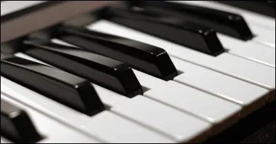Combien y a-t-il de touches noires sur le piano moderne ?