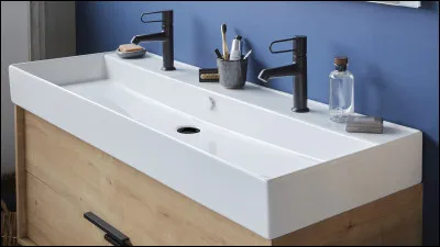 En anglais, comment dit-on « salle de bain » ?