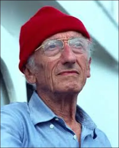 Quel était le nom du bateau, sur lequel a navigué Jacques-Yves Cousteau ?