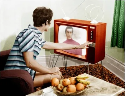 En 1967 est adoptée en France une nouvelle norme de codage sur 625 lignes en couleur. Quel est le nom de cette norme analogique ?