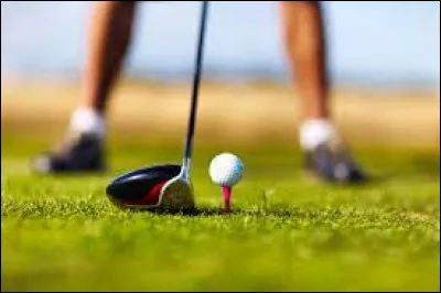 Un parcours de golf traditionnel compte 20 trous.