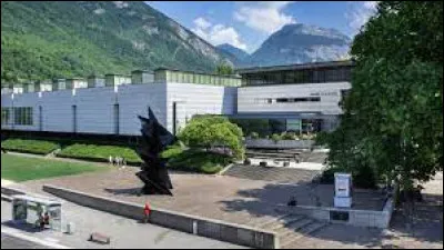 Arts : en quelle année a ouvert le musée de Grenoble ?