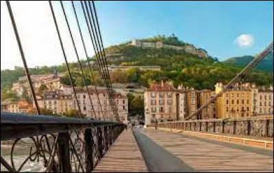 Politique : de quel parti politique est le maire de Grenoble depuis 2014 ?