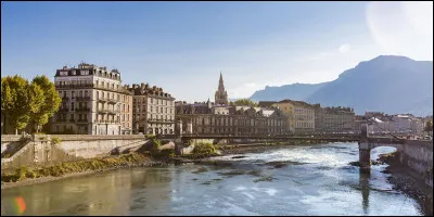 Sport : lequel de ces footballeurs a joué en junior au sein du Grenoble Foot 38 ?