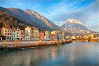 Histoire : en quelle année eut lieu la journée des tuiles qui vit s'affronter les Grenoblois et les troupes du roi ?