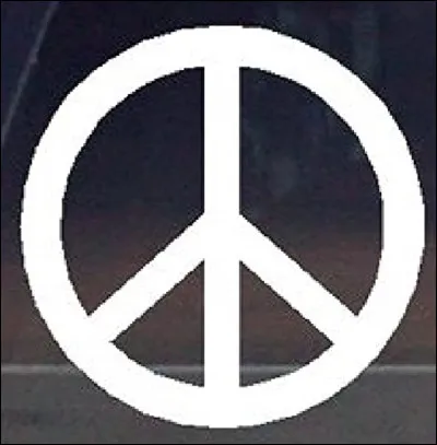 Dans "Hellevator", qui porte le logo ci-dessus sur un de ses habits ?