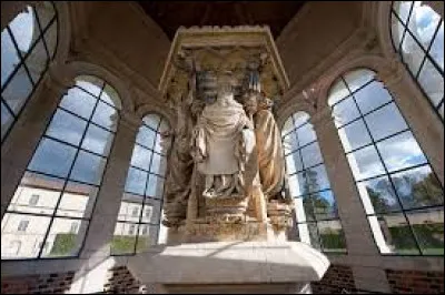 Ville : comment s'appelle cette sculpture que l'on peut admirer dans Dijon ?