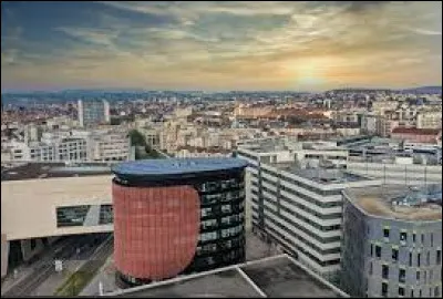 Économie : quel politique a donné son nom au quartier des affaires de Dijon ?