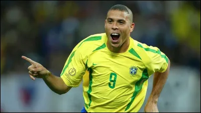 Dans quel club a joué Ronaldo Luís Nazário de Lima, plutôt appelé R9 pendant logtemps ?