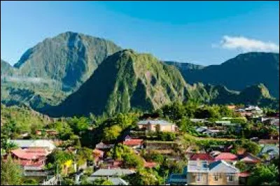 Ville : laquelle de ces villes ne se trouve pas à La Réunion ?