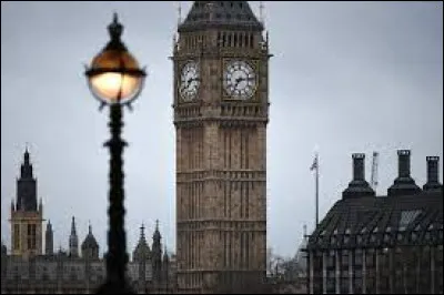 Le 1er avril 1980, la BBC avait annoncé que lhorloge la plus célèbre du monde placée sur le Big Ben allait être changée pour devenir...
