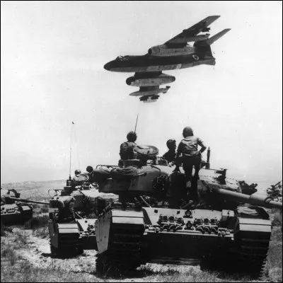 Ecrasante victoire d'Isra&euml;l dans la guerre des six jours contre ses trois voisins arabes - Egypte, Syrie et Jordanie :