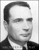 Le 27 mai 1981, est élu le premier président socialiste, François Mitterrand. Mais c'est Giscard d'Estaing qui arrive en tête au premier tour, avec quel pourcentage des voix ?