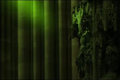 Et revoici le Rayon vert (vers. 4) > Mais mon bon monsieur (ou ma bonne dame), le rayon vert était divin ! Il traversait le vitrail de Juda pour aller inonder la tête du Christ... Ah bon ?