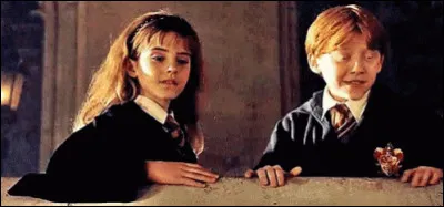 Dans quel film Emma Watson embrasse-t-elle Rupert Grint ?