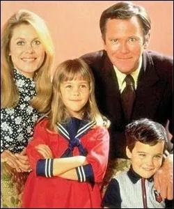 Quelle est l'anne de la premire diffusion de la srie ' Ma sorcire bien aime ' en couleur ?