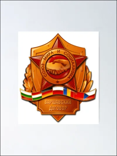 Création du Pacte de Varsovie, alliance militaire regroupant les pays d'Europe de l'Est avec l'URSS :