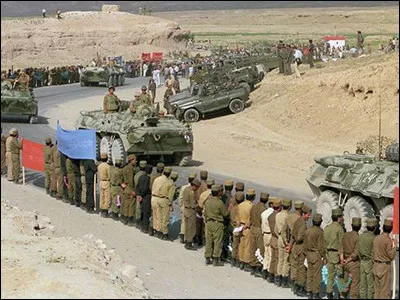 Annonce et début du retrait soviétique d'Afghanistan :