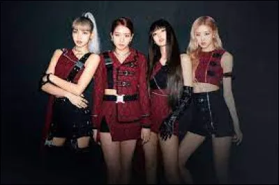 Quel groupe de k-pop est composé de Jisoo, Rosé, Jennie et Lisa ?