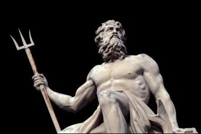 Dans la mythologie grecque, qui était la première épouse de Poséidon ?