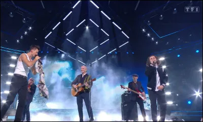 Au quatrième prime : quelle chanson a-t-il interprétée en trio avec Louise Attaque et avec Julien ?