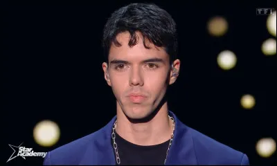 Quelle chanson a-t-il interprétée au troisième prime ?