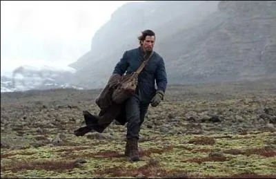 De quelle couleur est la fleur que doit ramener Bruce Wayne  Ra's Al Ghul ?