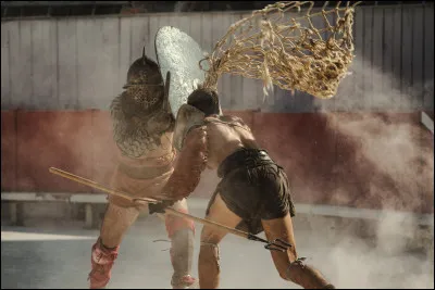 Dans la cour, tu vois Denki et Katsuki Bakugo se battre. Que fais-tu ?