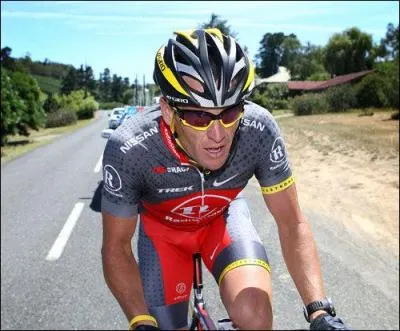 Lance Armstrong, faisant partie de l'chappe a termin 6 minutes et 45 secondes devant le peloton, et est donc pass au classement gnral...