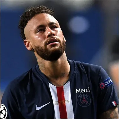 Où Neymar Jr. a-t-il été formé ?