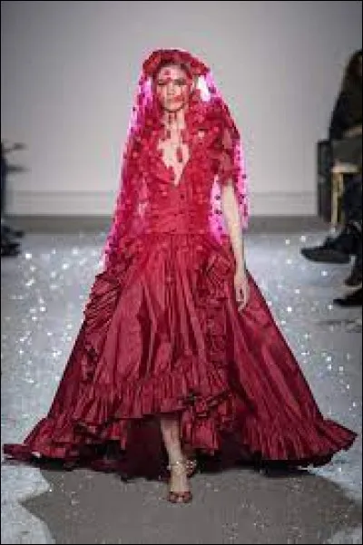 Avant d'être blanches, les robes des mariées étaient... rouges