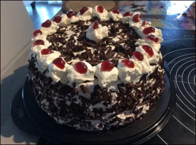 Savez-vous quelles sont les cerises employées pour la confection du gâteau forêt-noire ?