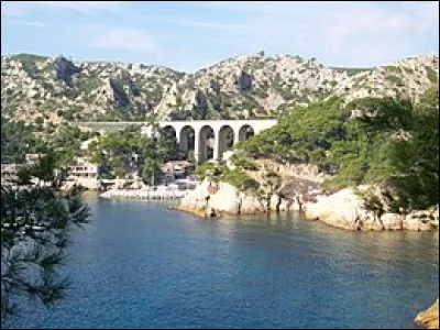 Comment s'appelle la portion de côte méditerranéenne, située à louest de Marseille, jusqu'à l'embouchure de l'étang de Berre ?