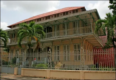 Art : quel écrivain né en Guadeloupe a son musée dédié à Pointe-à-Pitre ?